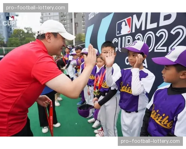 MLB“PLAY BALL”计划进入全美5000所小学，推广棒球启蒙教育